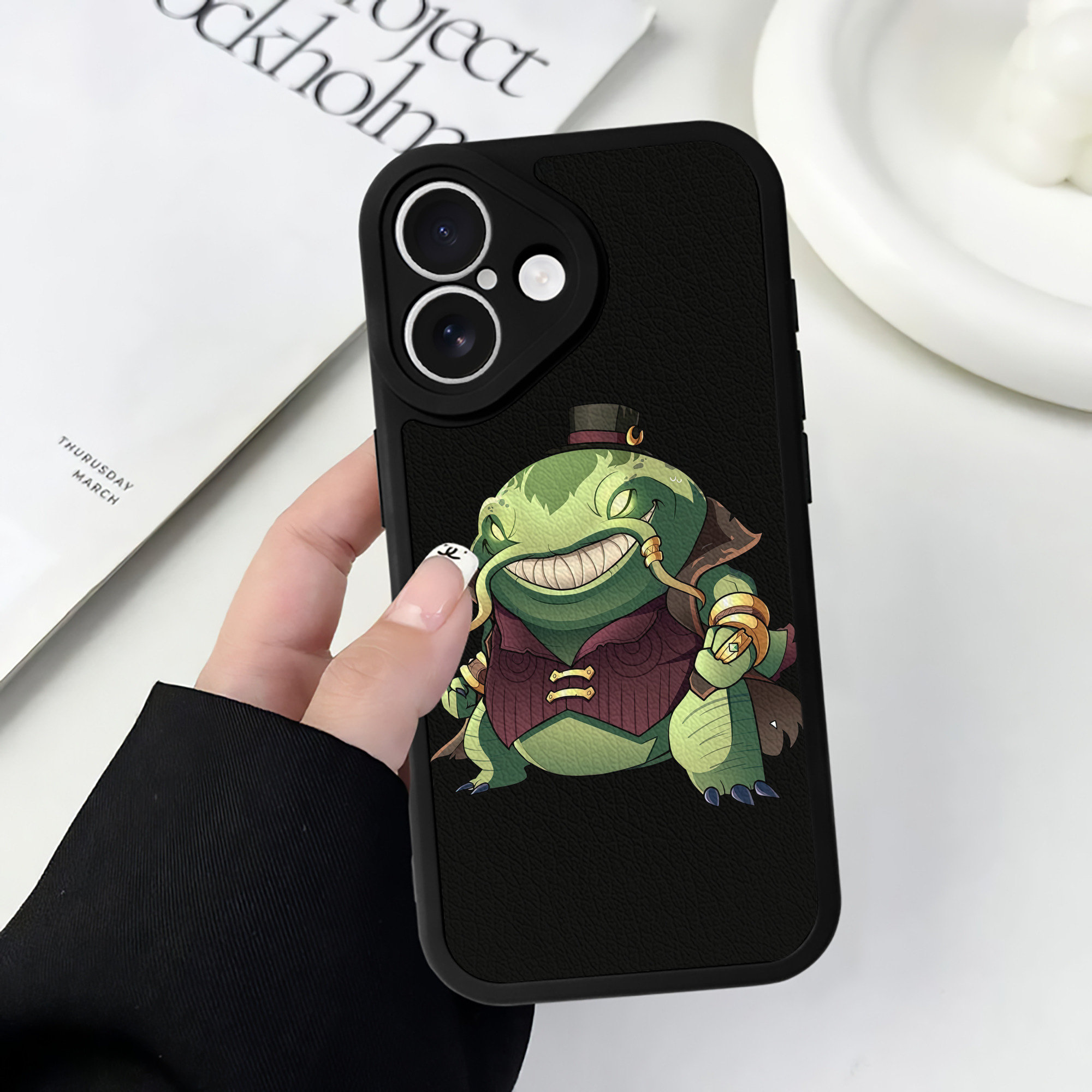 リーグ・オブ・レジェンド League of Legends LOL 【iPhone 16シリーズ対応】シリコンスマホケース（レザー調） 材質：シリコン